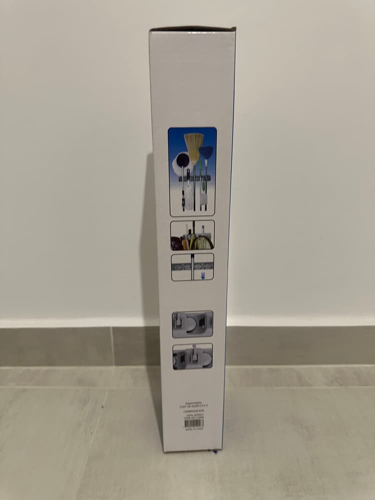 Soporte Organizador de Escobas y Trapeadores – 5 Posiciones + Ganchos | Nuevo en Caja